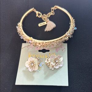 Lonna & Lilly Gold and Cream Floral Bangle Bracelet Earring Set NWT